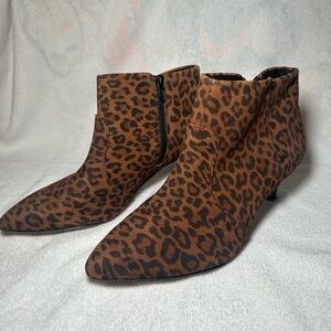 Clarks Brown Leopard Ankle Kitten Pointed Toe Heel Booties Size 7